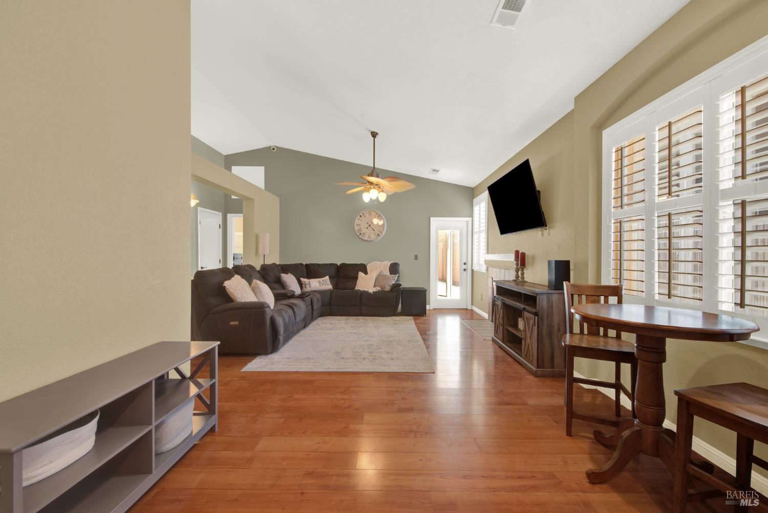 888 Sapphire Circle Vacaville CA 95687
