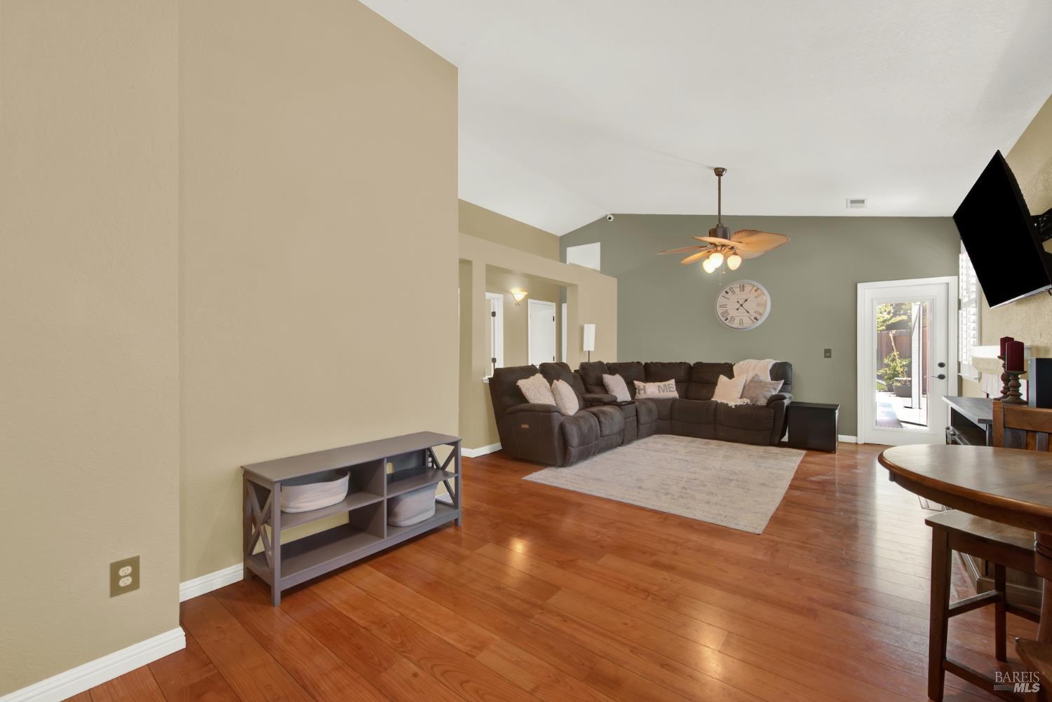 888 Sapphire Circle Vacaville CA 95687