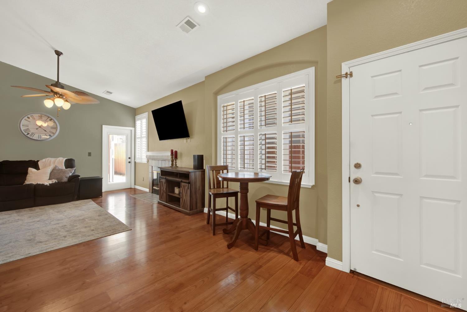 888 Sapphire Circle Vacaville CA 95687