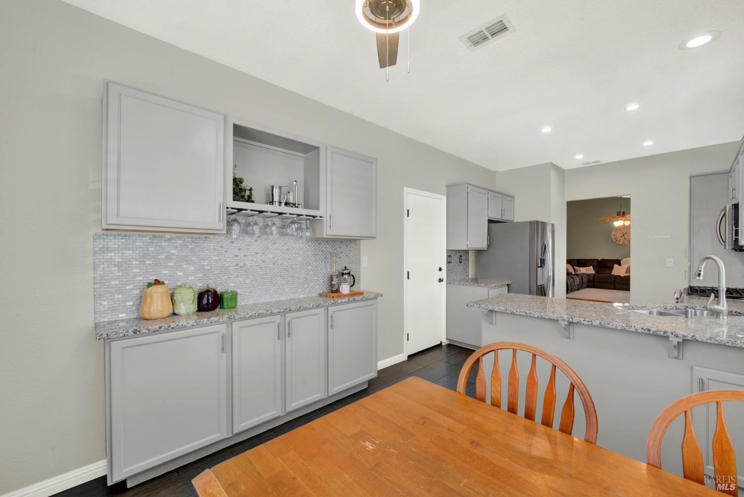 888 Sapphire Circle Vacaville CA 95687