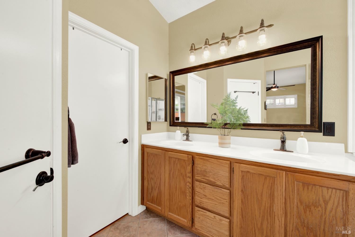 888 Sapphire Circle Vacaville CA 95687