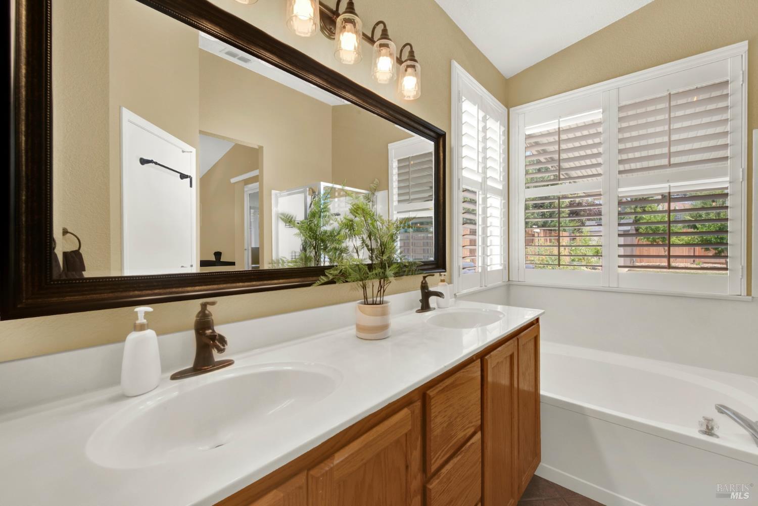888 Sapphire Circle Vacaville CA 95687