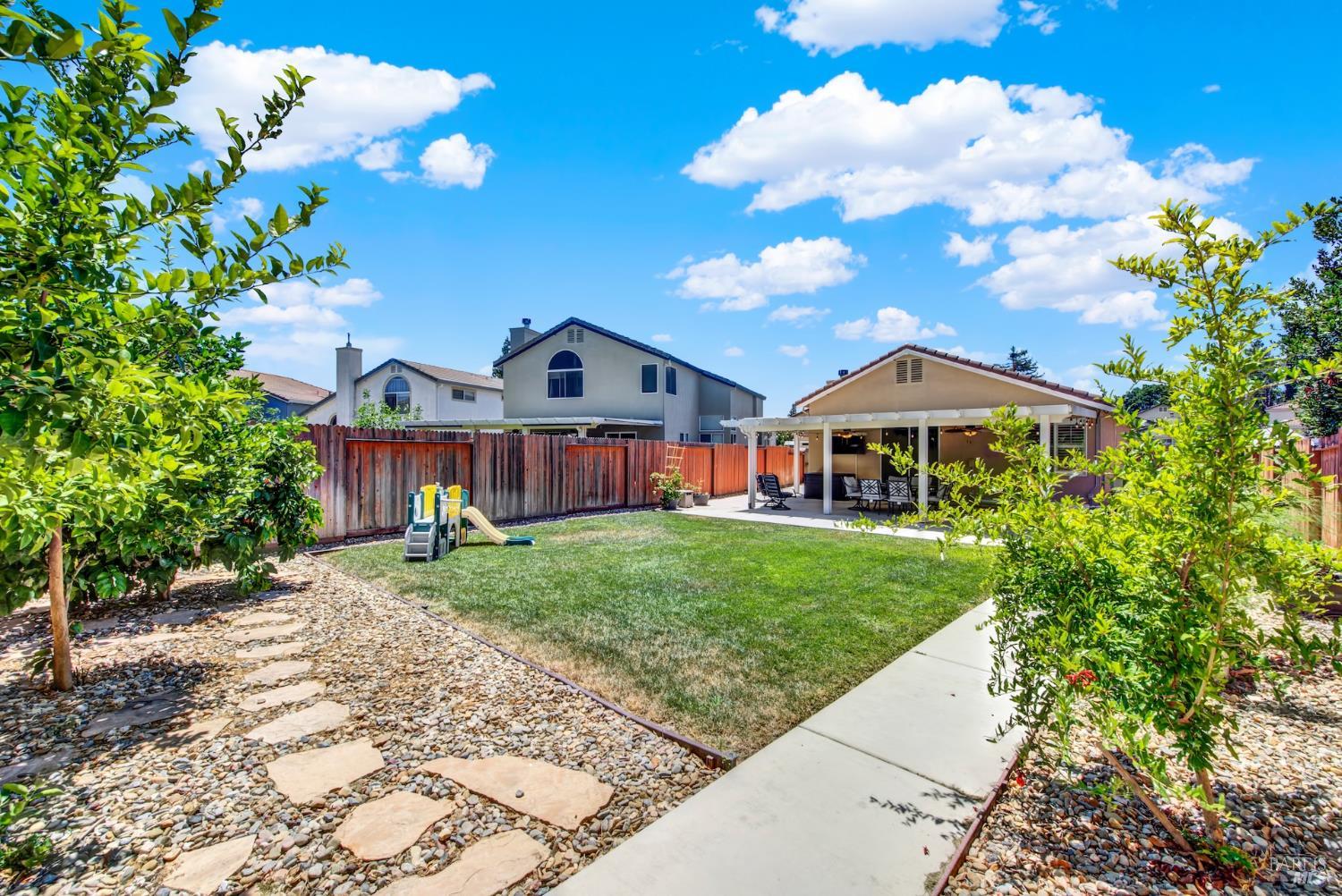 888 Sapphire Circle Vacaville CA 95687