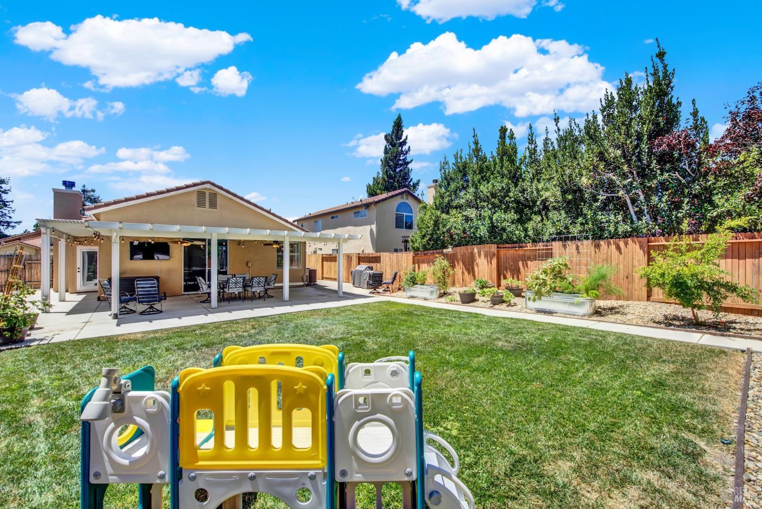 888 Sapphire Circle Vacaville CA 95687