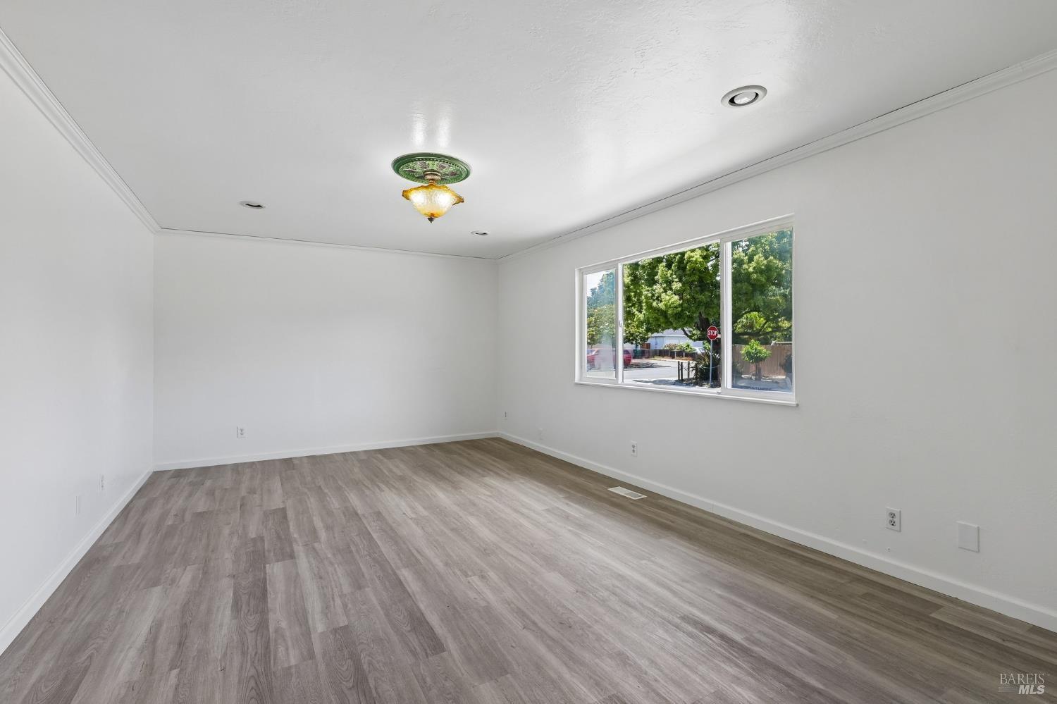 1662 Center Road Novato CA 94947