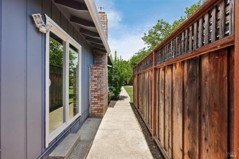 1662 Center Road Novato CA 94947