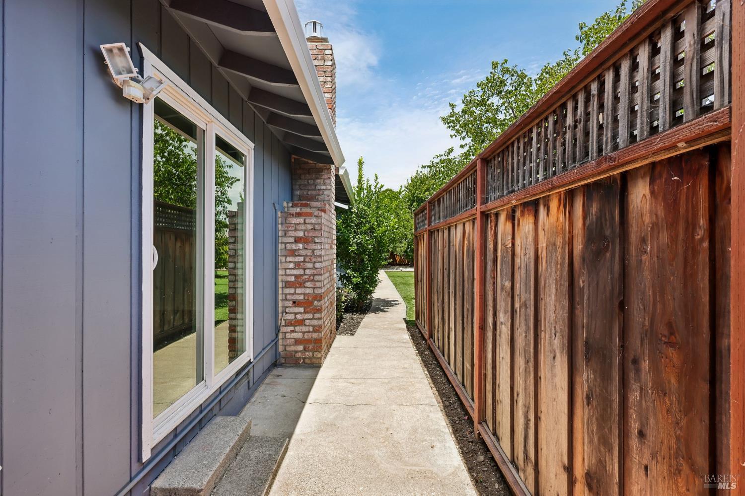 1662 Center Road Novato CA 94947