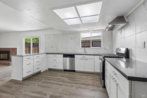 1662 Center Road Novato CA 94947