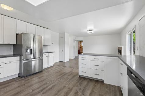 1662 Center Road Novato CA 94947