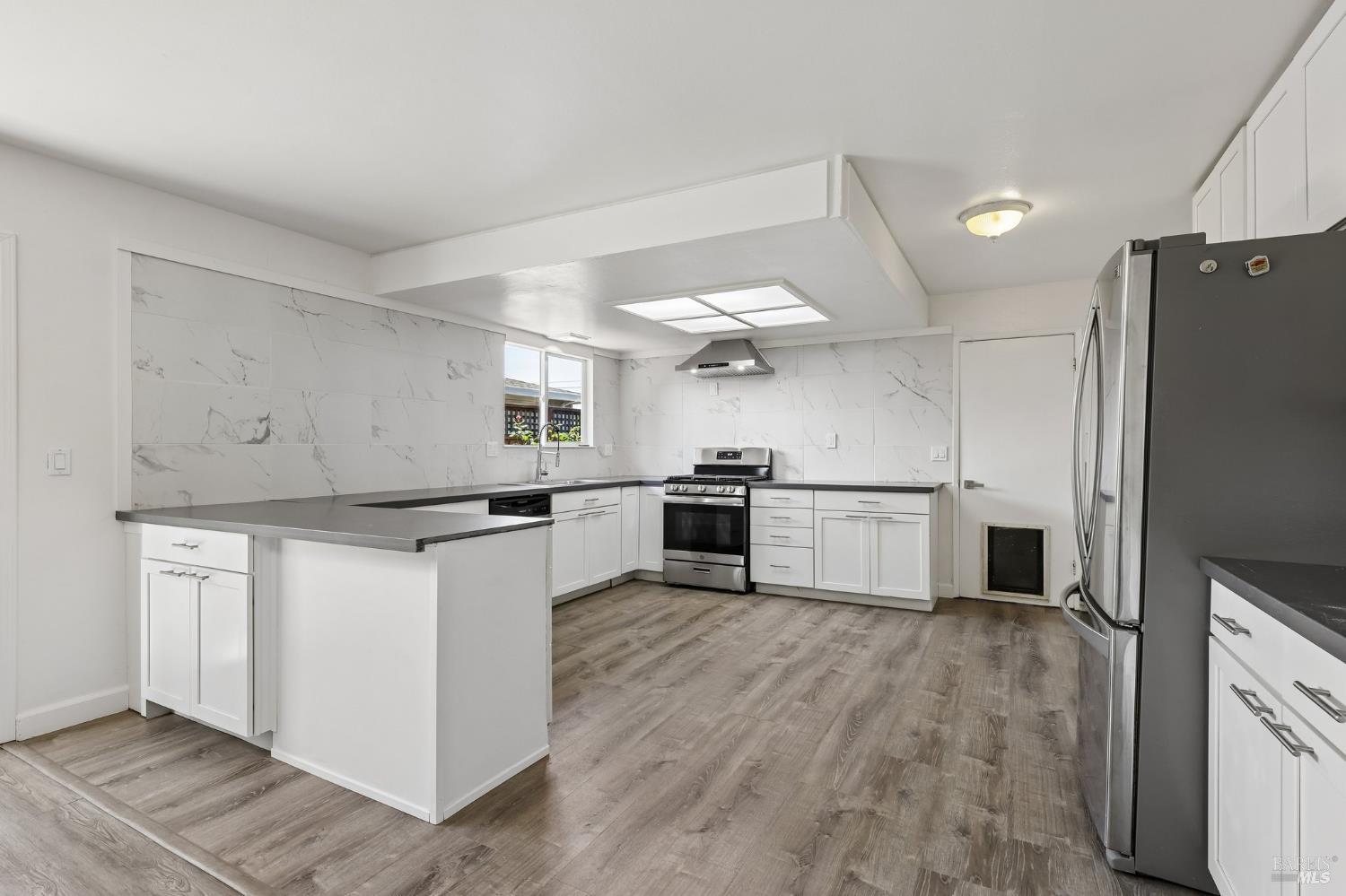 1662 Center Road Novato CA 94947