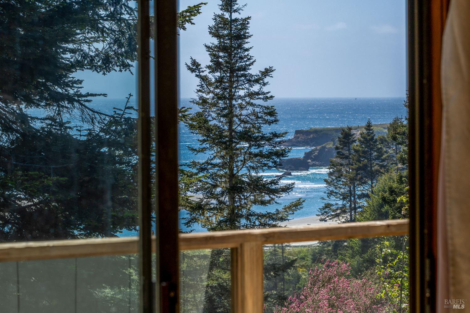 44691 Crestwood Drive Mendocino CA 95460