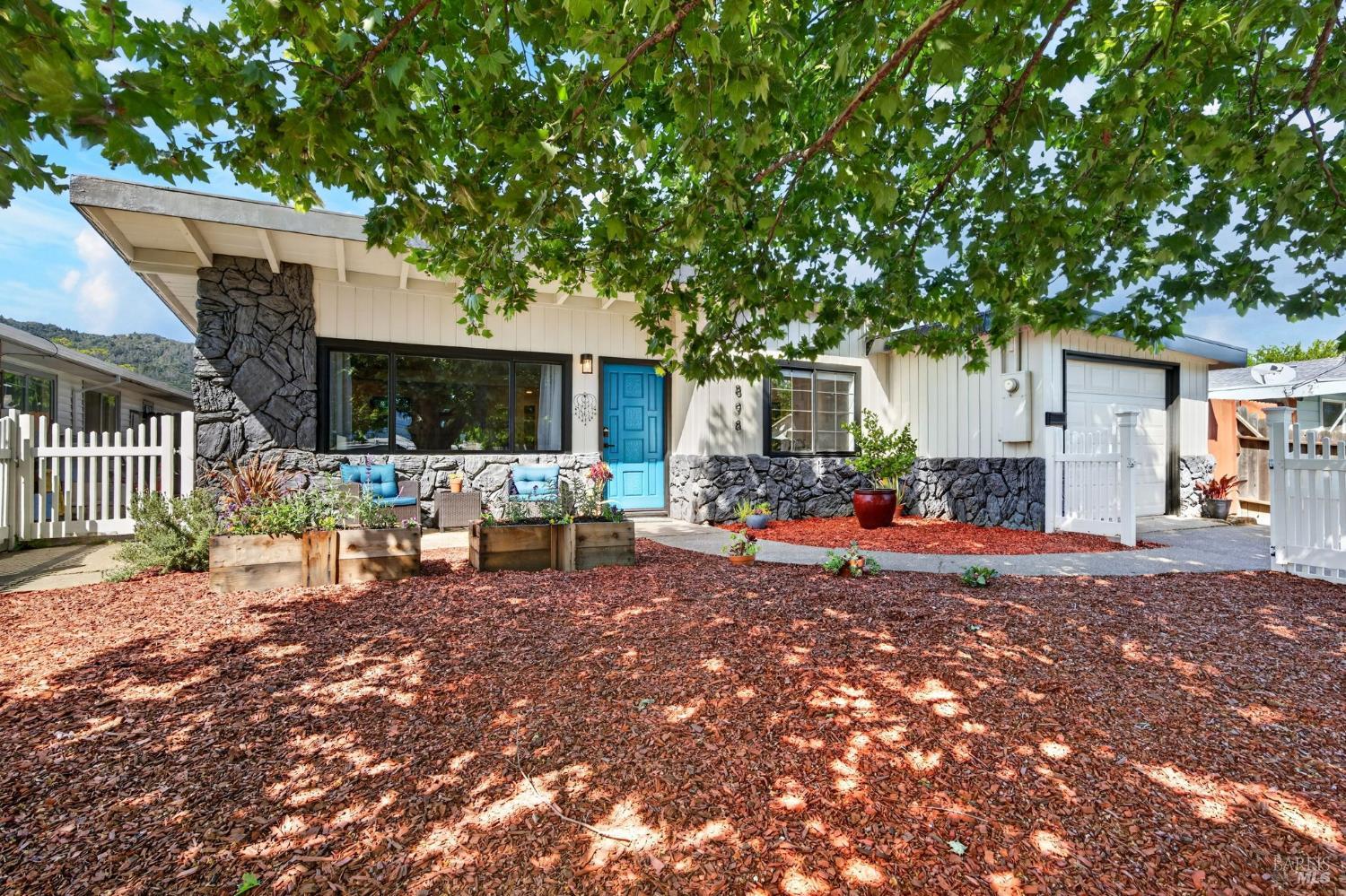 1898 Elm Street Ukiah CA 95482