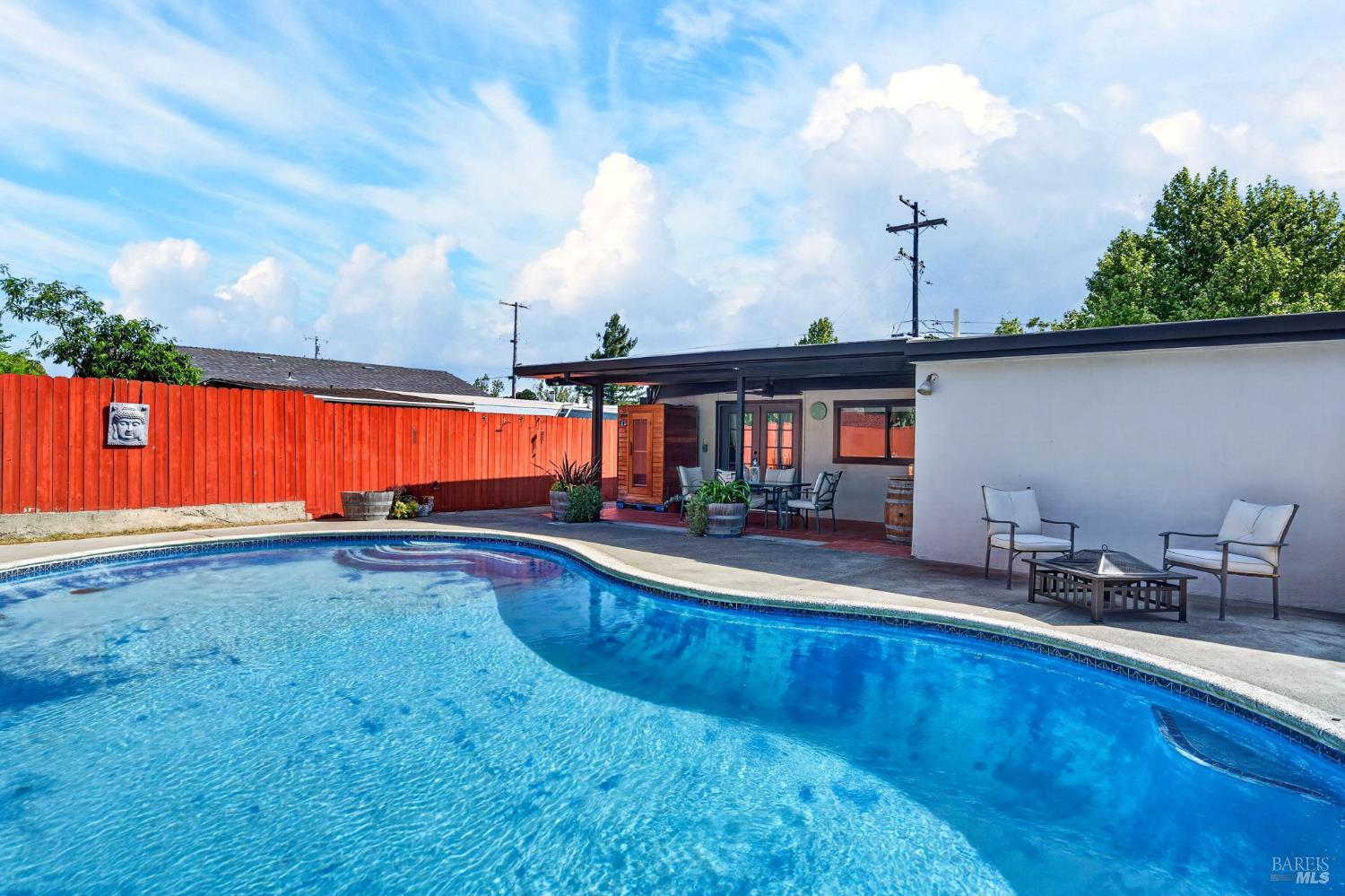 1898 Elm Street Ukiah CA 95482