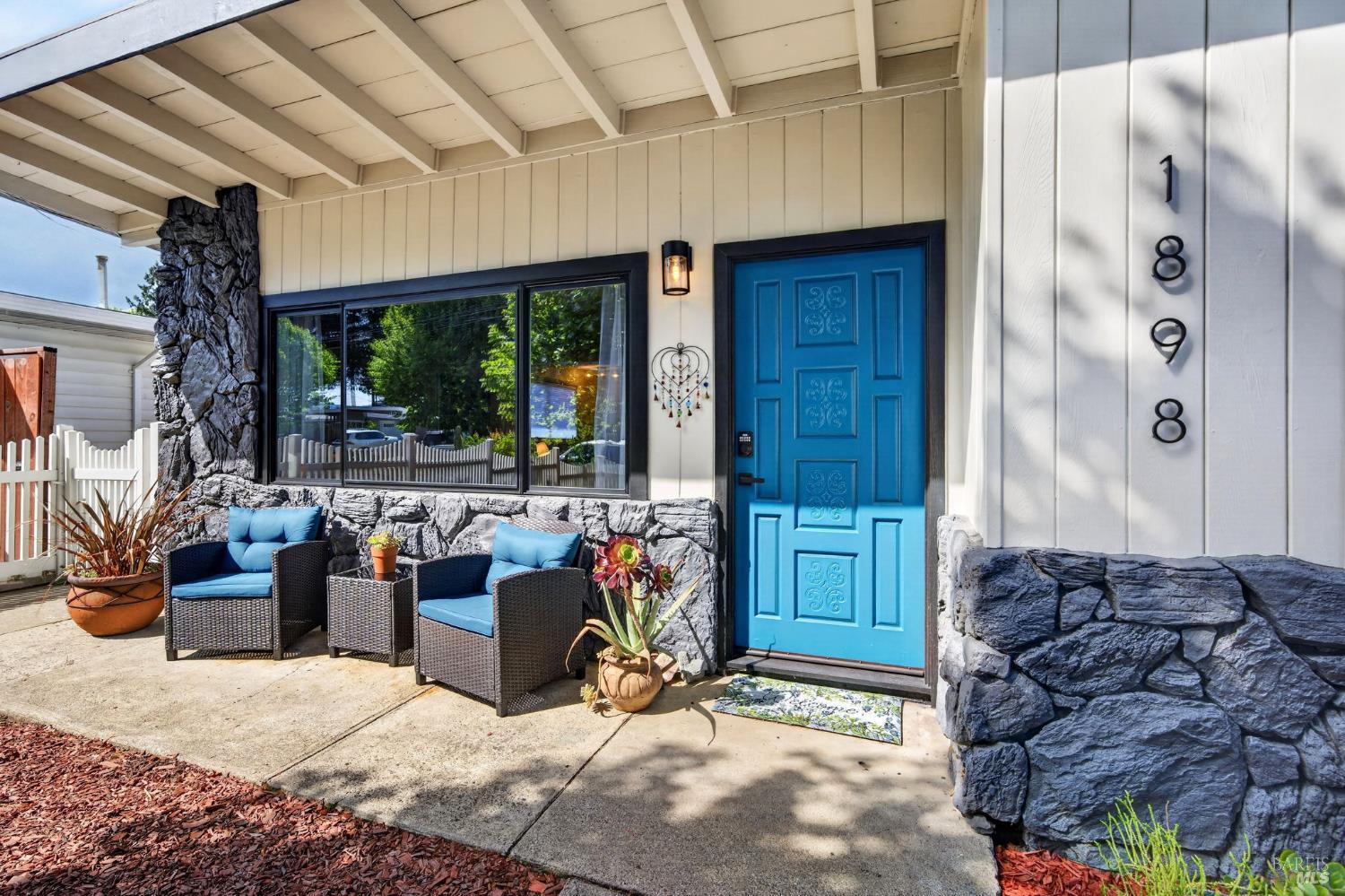1898 Elm Street Ukiah CA 95482