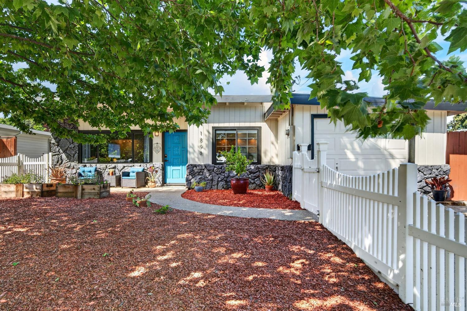 1898 Elm Street Ukiah CA 95482