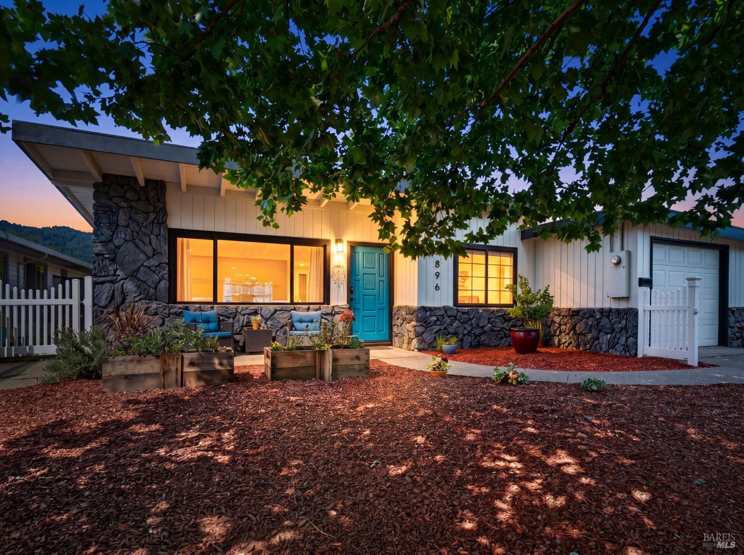 1898 Elm Street Ukiah CA 95482