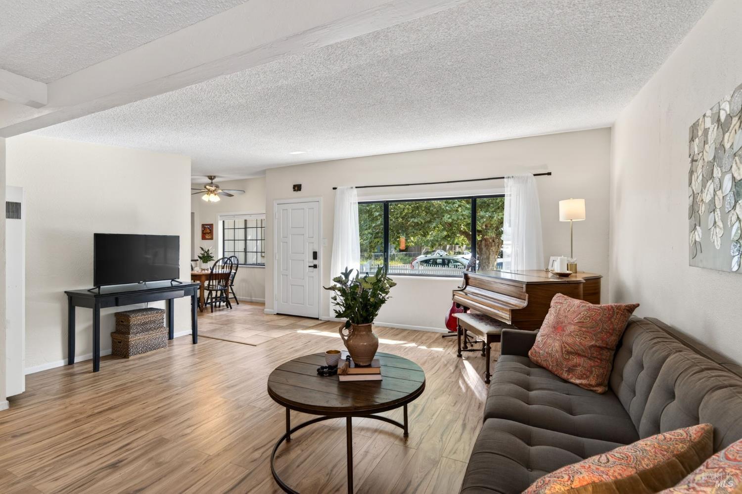 1898 Elm Street Ukiah CA 95482