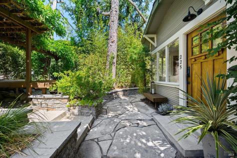 225 Dutton Avenue Sebastopol CA 95472