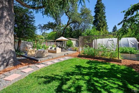 225 Dutton Avenue Sebastopol CA 95472