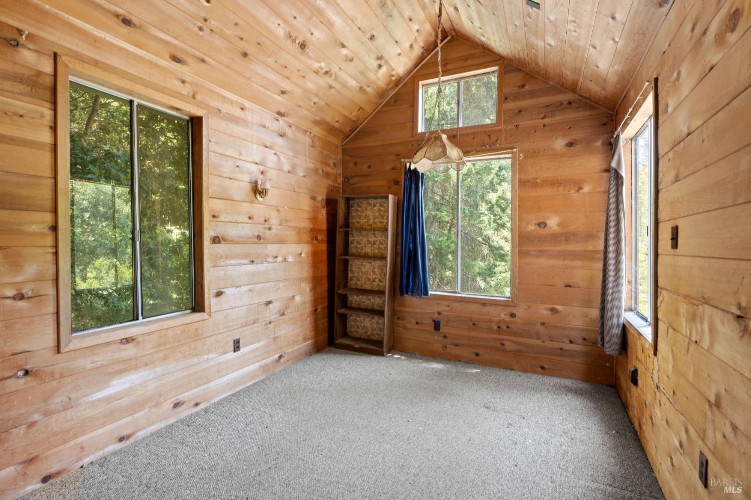 28855 Timberline Road Willits CA 95490