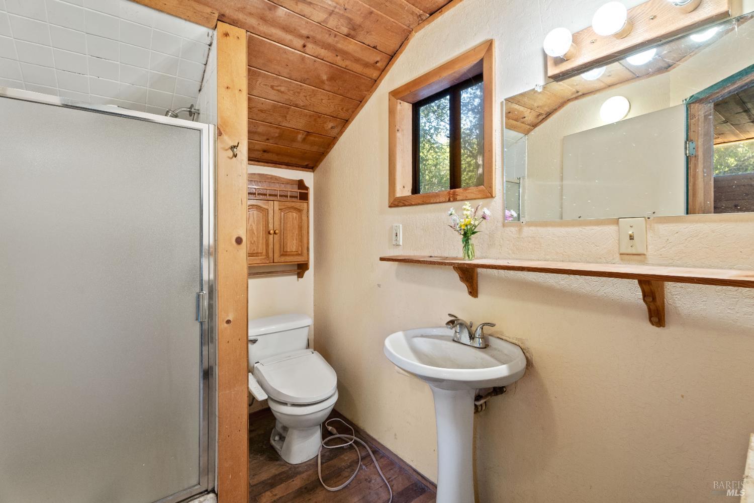28855 Timberline Road Willits CA 95490