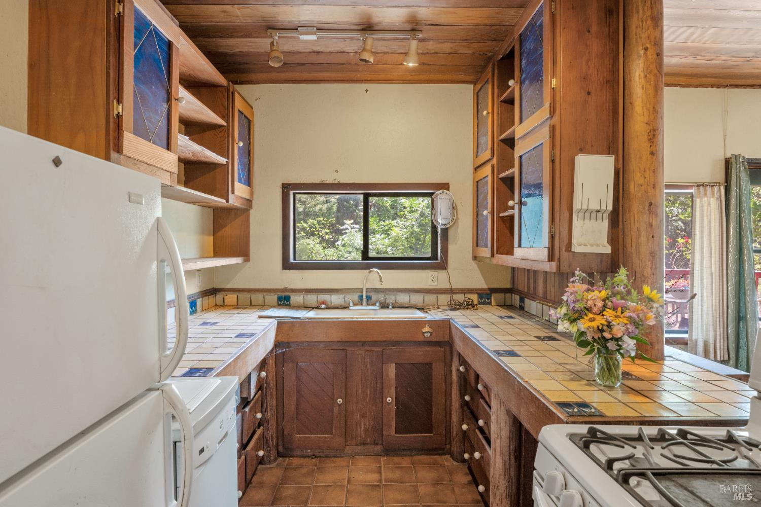 28855 Timberline Road Willits CA 95490