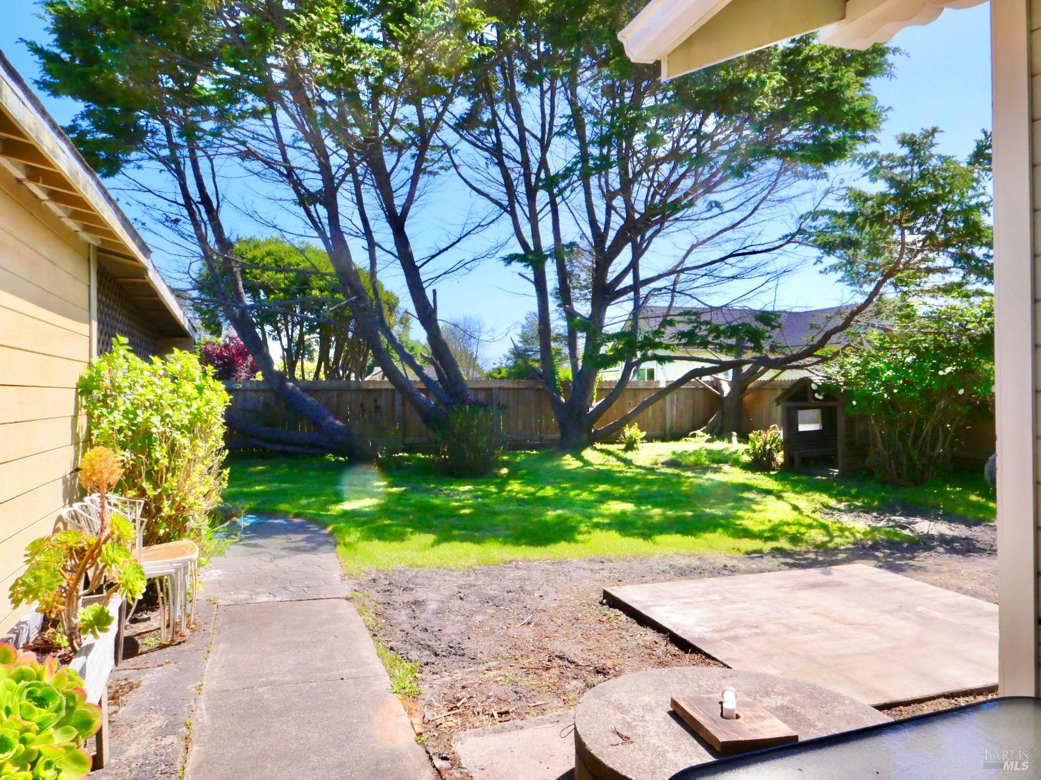 730 E Chestnut Street Fort Bragg CA 95437