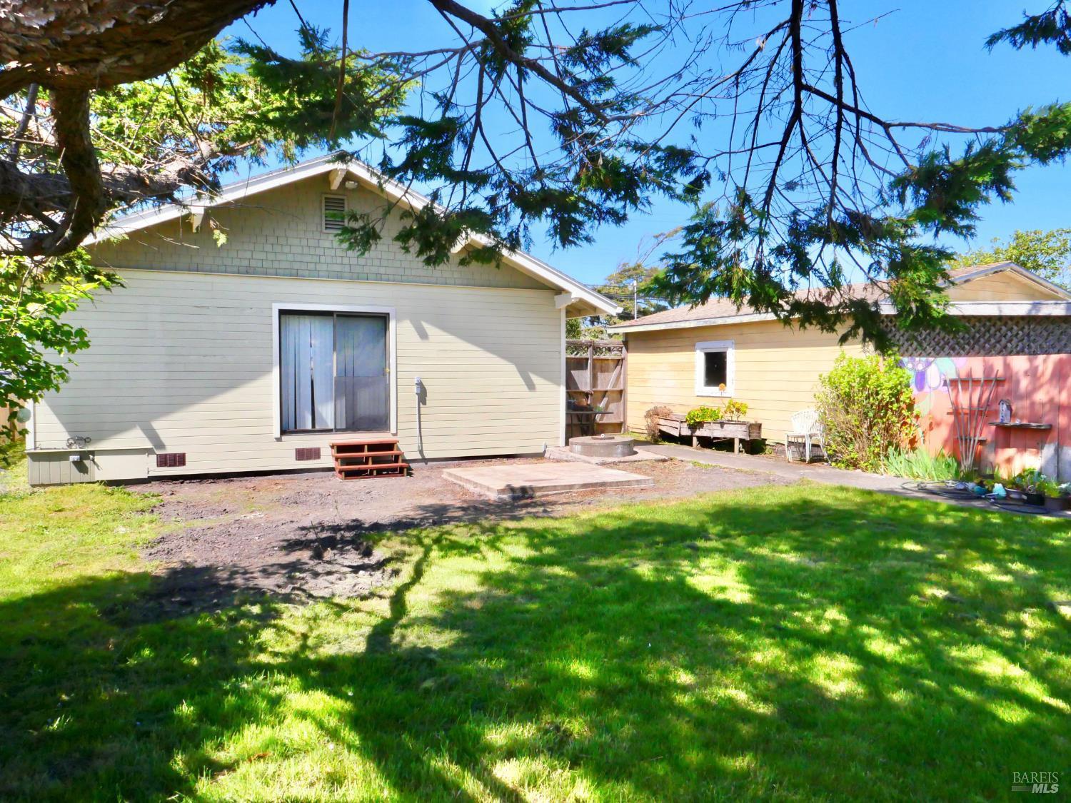 730 E Chestnut Street Fort Bragg CA 95437