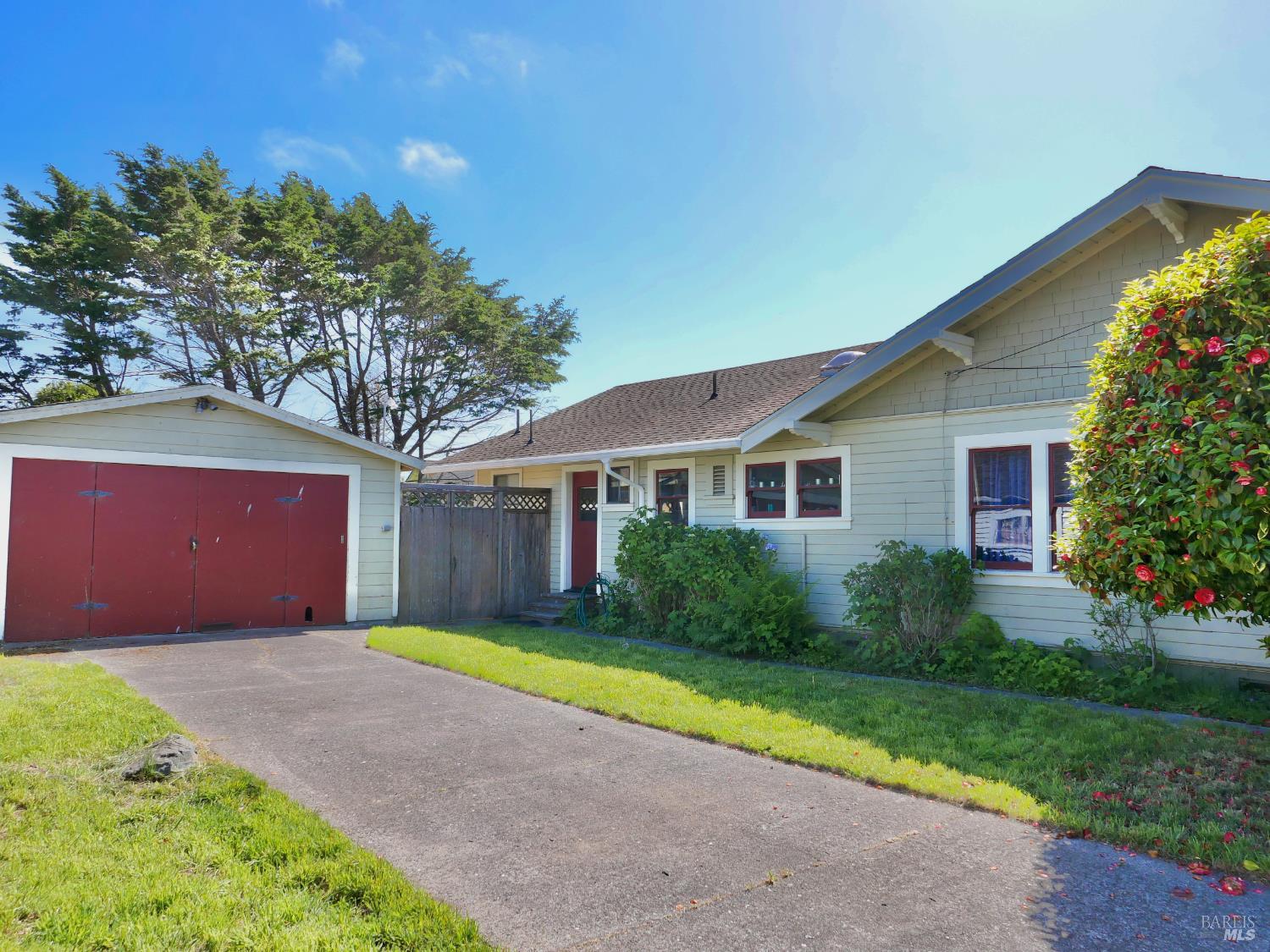 730 E Chestnut Street Fort Bragg CA 95437