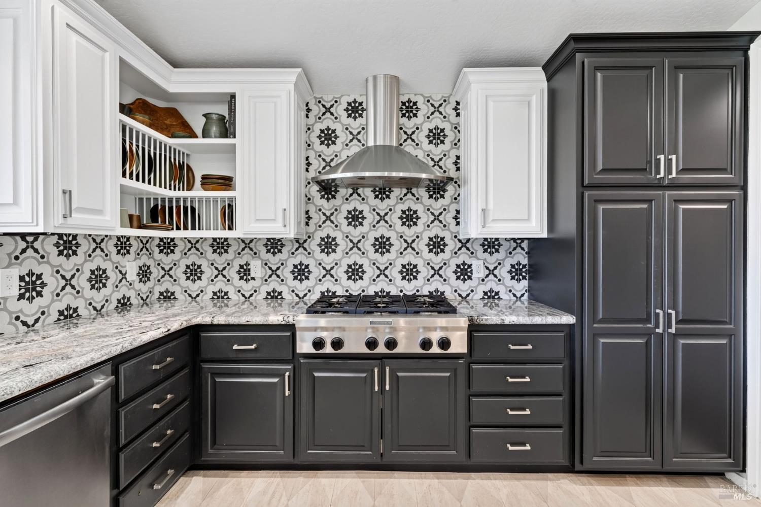 275 Kerry Lane Cloverdale CA 95425