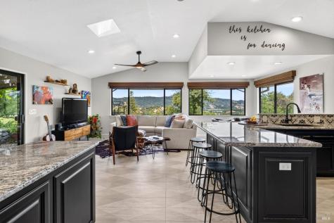 275 Kerry Lane Cloverdale CA 95425