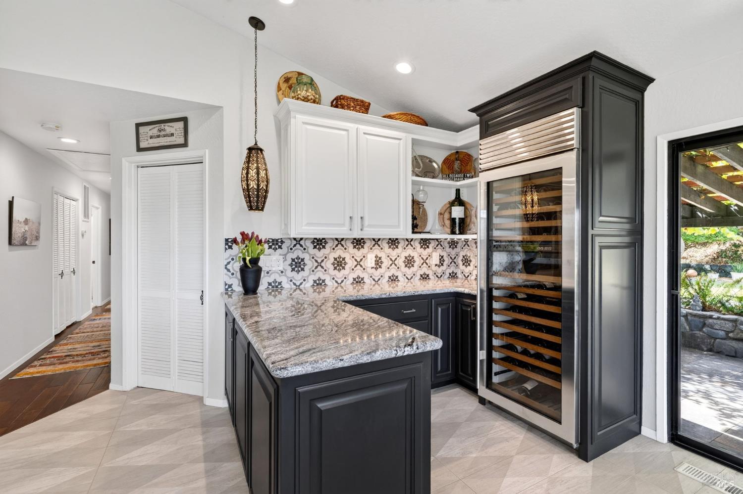 275 Kerry Lane Cloverdale CA 95425