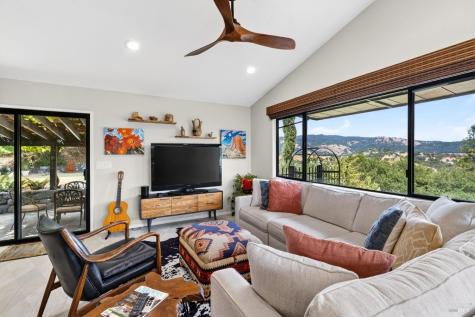 275 Kerry Lane Cloverdale CA 95425