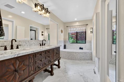 275 Kerry Lane Cloverdale CA 95425