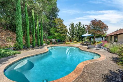 275 Kerry Lane Cloverdale CA 95425