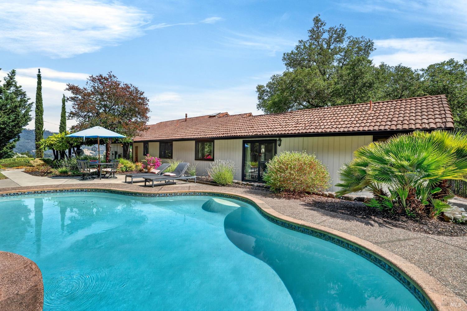275 Kerry Lane Cloverdale CA 95425