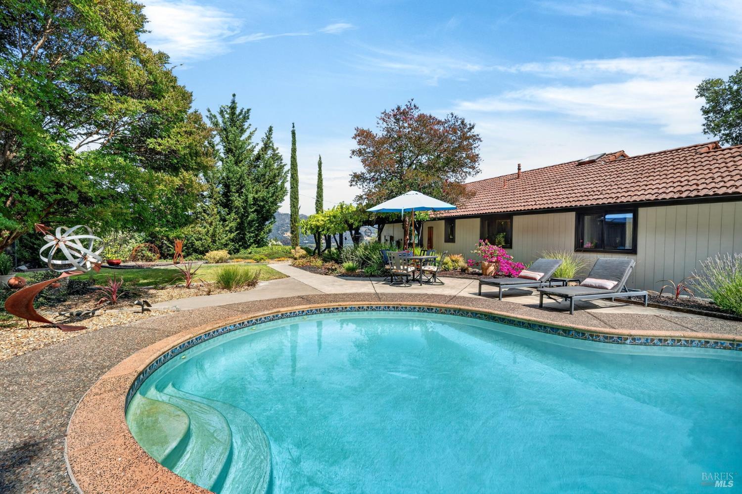 275 Kerry Lane Cloverdale CA 95425