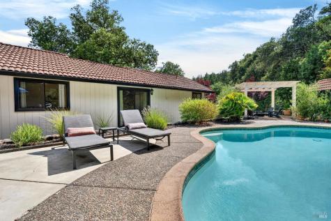 275 Kerry Lane Cloverdale CA 95425