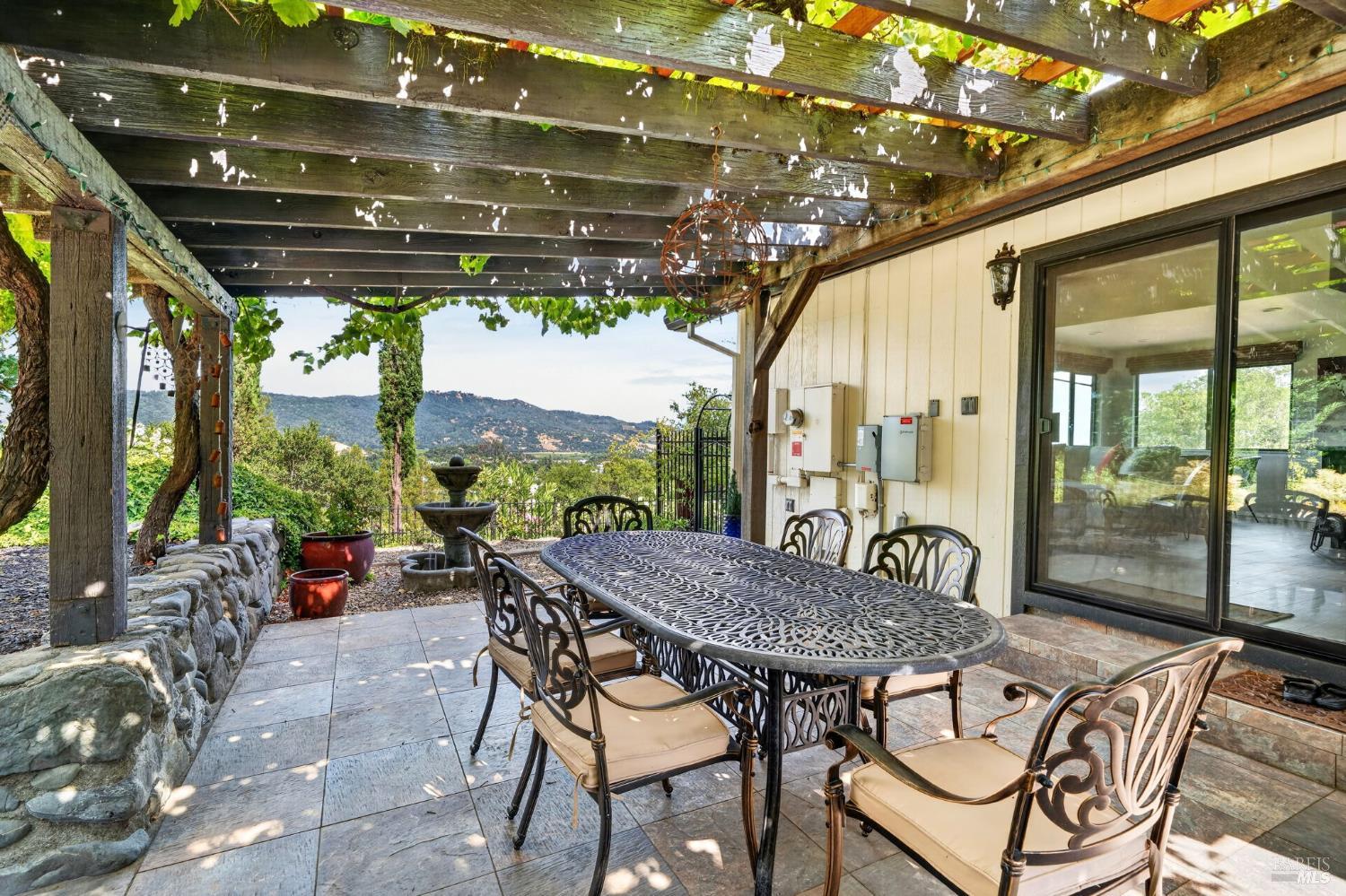 275 Kerry Lane Cloverdale CA 95425