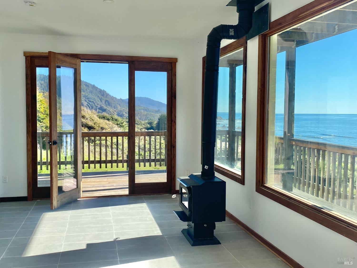 41301 Seascape Drive Westport CA 95488