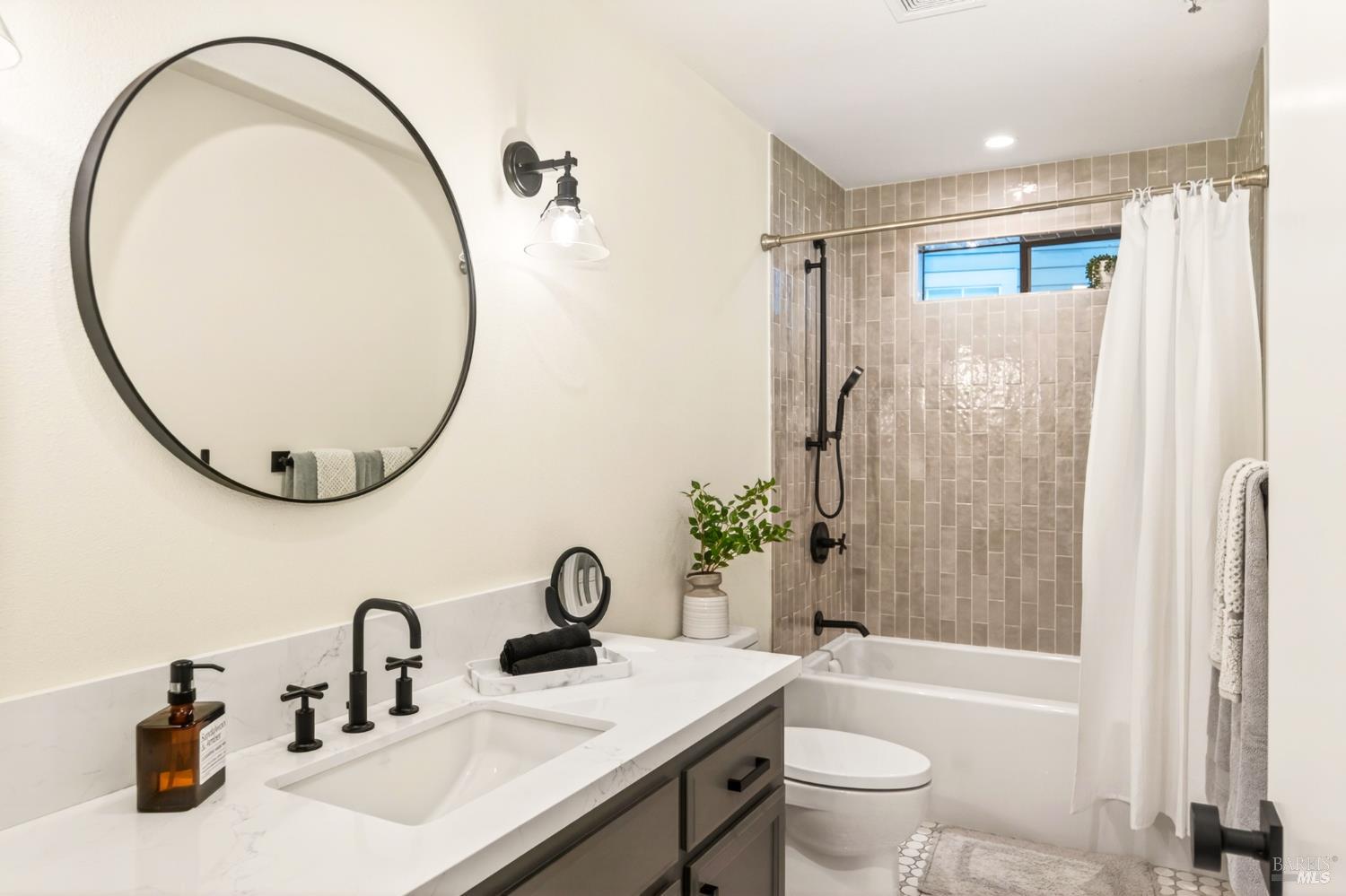 18 Clement Court Napa CA 94558