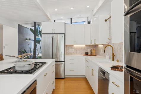 324 Devon Drive San Rafael CA 94903