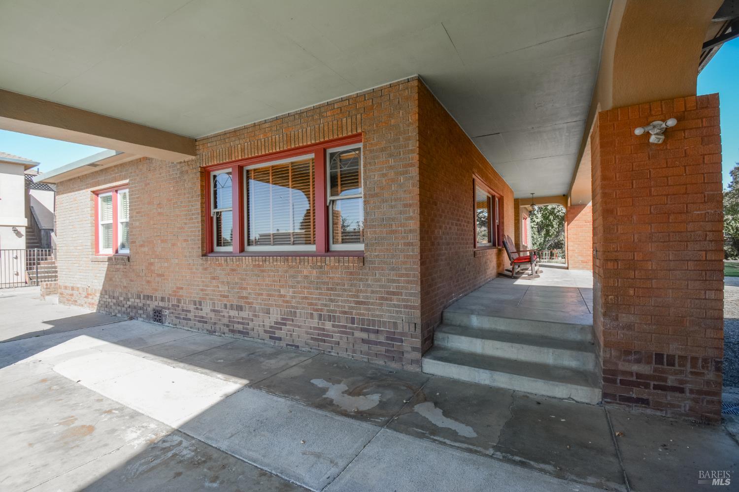 811 N First Street Dixon CA 95620