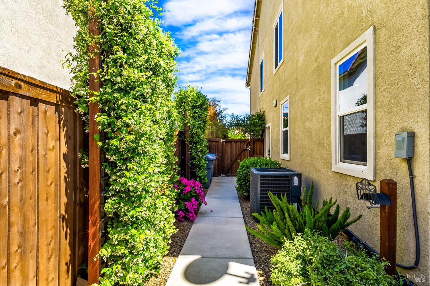 600 Blake Road Vacaville CA 95687