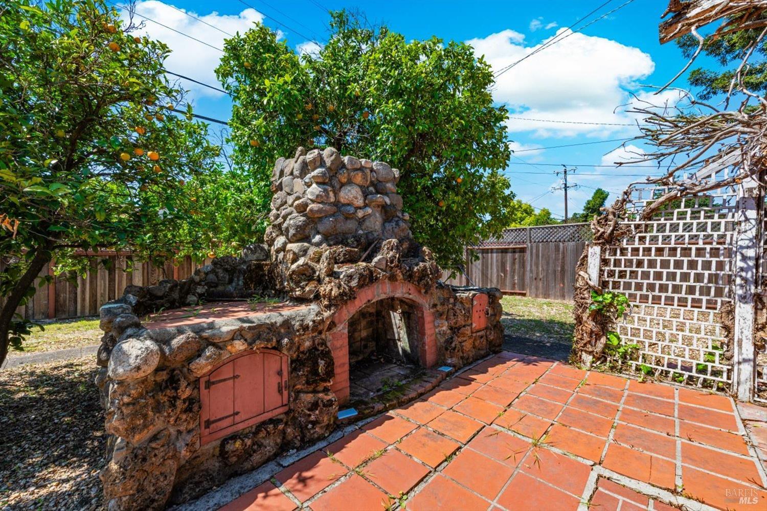 1939 Indiana Street Vallejo CA 94590
