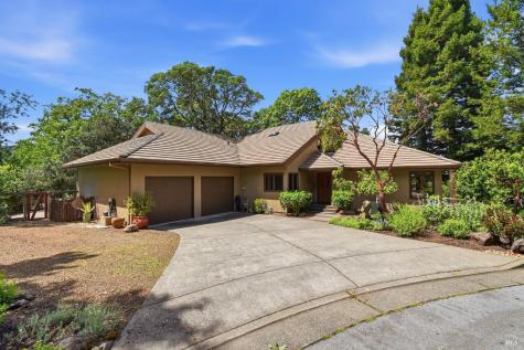 4730 Woodcliff Court Santa Rosa CA 95405