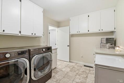 4730 Woodcliff Court Santa Rosa CA 95405
