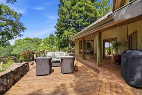 4730 Woodcliff Court Santa Rosa CA 95405