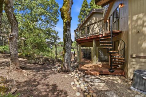 4730 Woodcliff Court Santa Rosa CA 95405