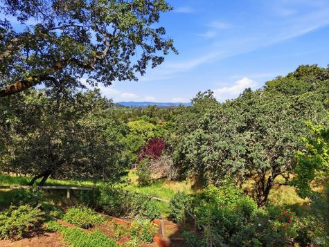 4730 Woodcliff Court Santa Rosa CA 95405
